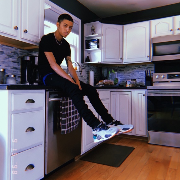 Meet your Posher, Dante - Picture 1 of 1